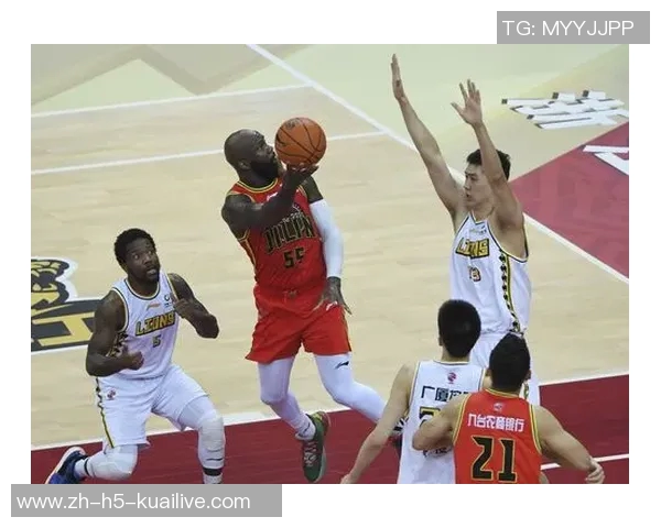 广厦顽强拼搏逆转青岛将系列赛拖入决胜局年轻球队付出惨痛代价